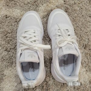 Adidas sneaker big kid 5